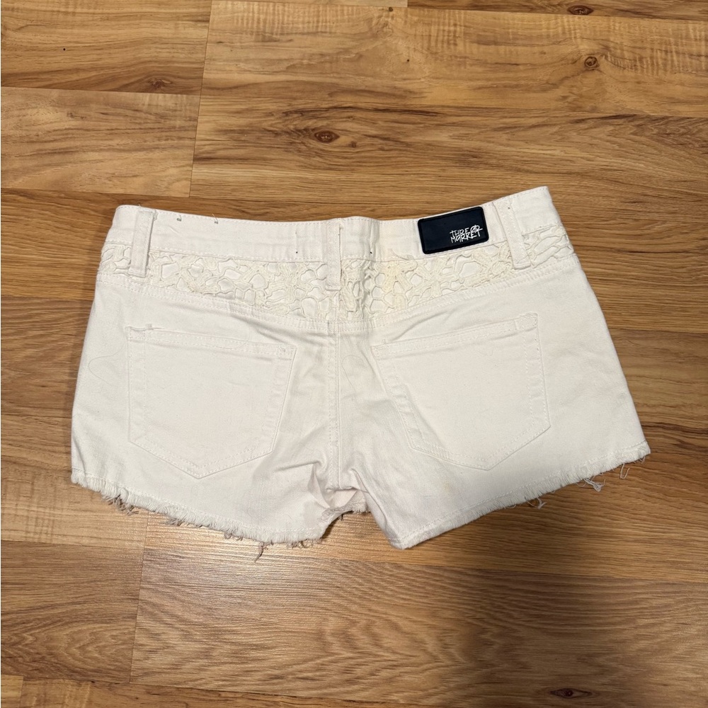 Women's White Jean Shorts with Lace Detail - Picture 3 of 3